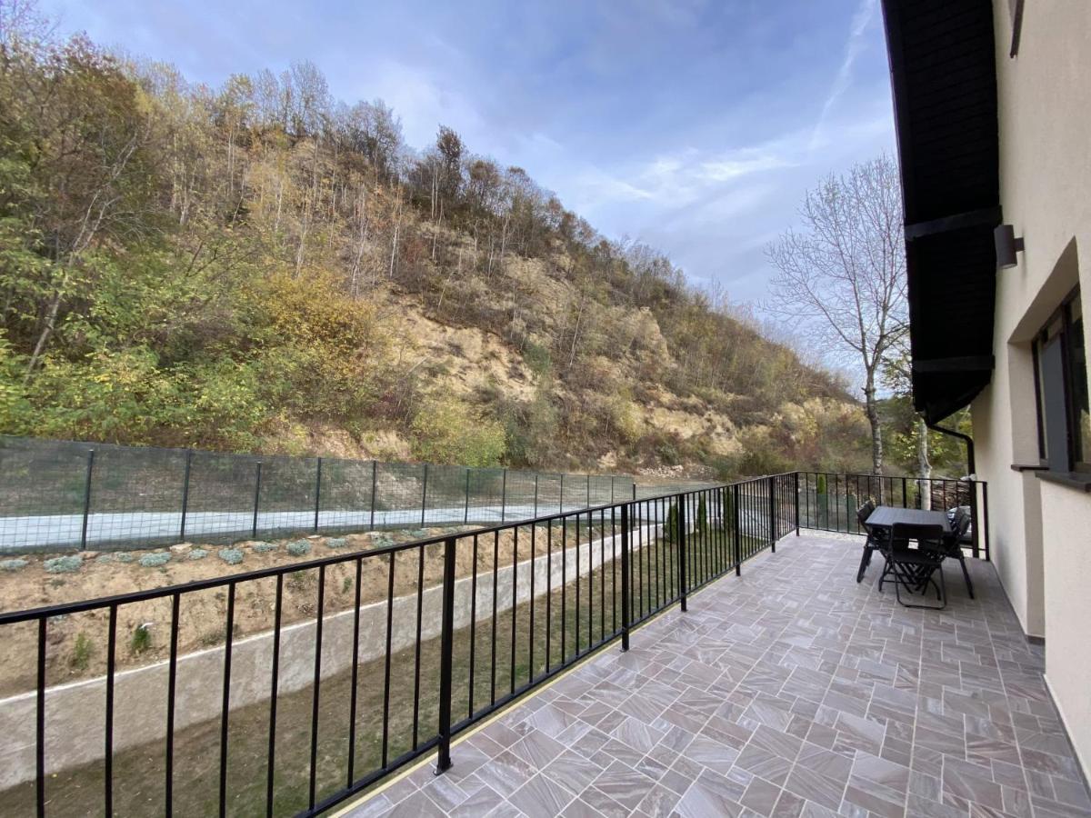 Pensiunea Piri Land Comarnic Exteriér fotografie